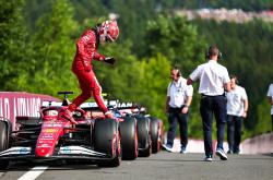 开云平台-红牛二队绝杀雷诺车队，皮亚斯特里带队取胜