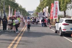 开云体育APP下载-运动员们斗志昂扬，冠军之路上燃烧激情