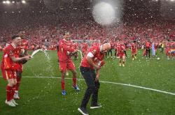 开云体育官方网站-欧洲杯比赛拉开序幕球场瞬间燃烧