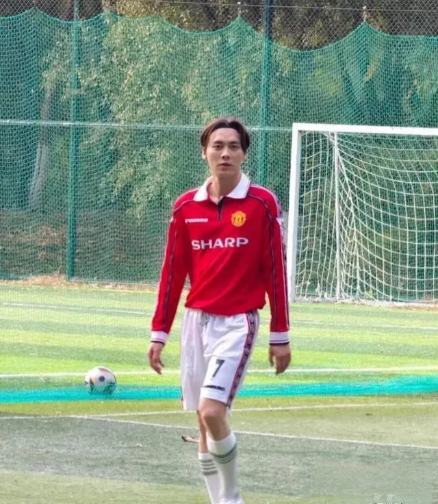 关于体操选手李易峰惊艳亮相，晋级决赛的信息