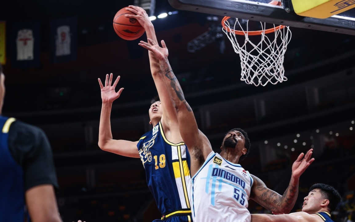 广东队主场逆转山西队,豪取连胜 广东队主场逆转山西队,豪取连胜