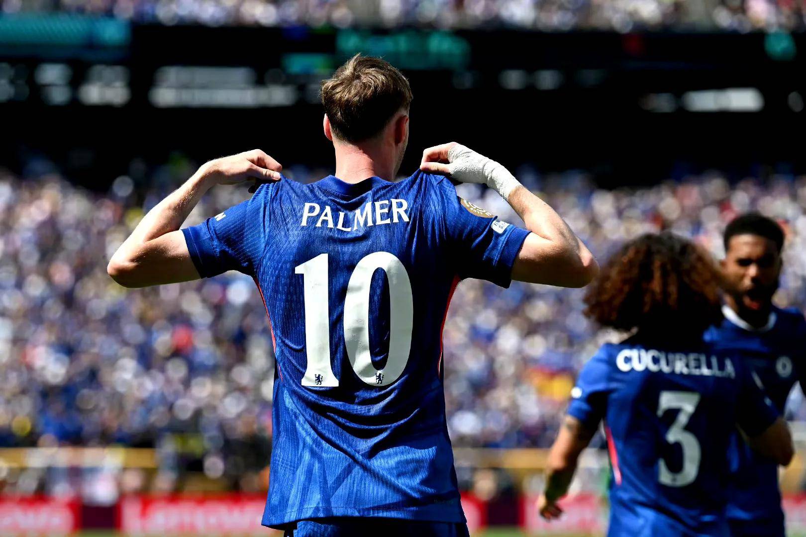 切尔西再登巅峰,蓝军保持不败战绩 切尔西再登巅峰,蓝军保持不败战绩