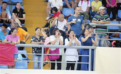 欧洲大陆豪门齐聚,比赛如火如荼 欧洲大陆豪门齐聚,比赛如火如荼