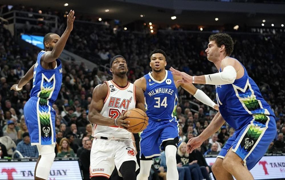 雄鹿大胜热火，豪取三连胜