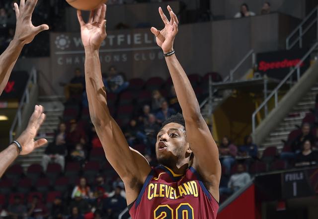 骑士力克尼克斯,德拉维多瓦32分 骑士力克尼克斯,德拉维多瓦32分