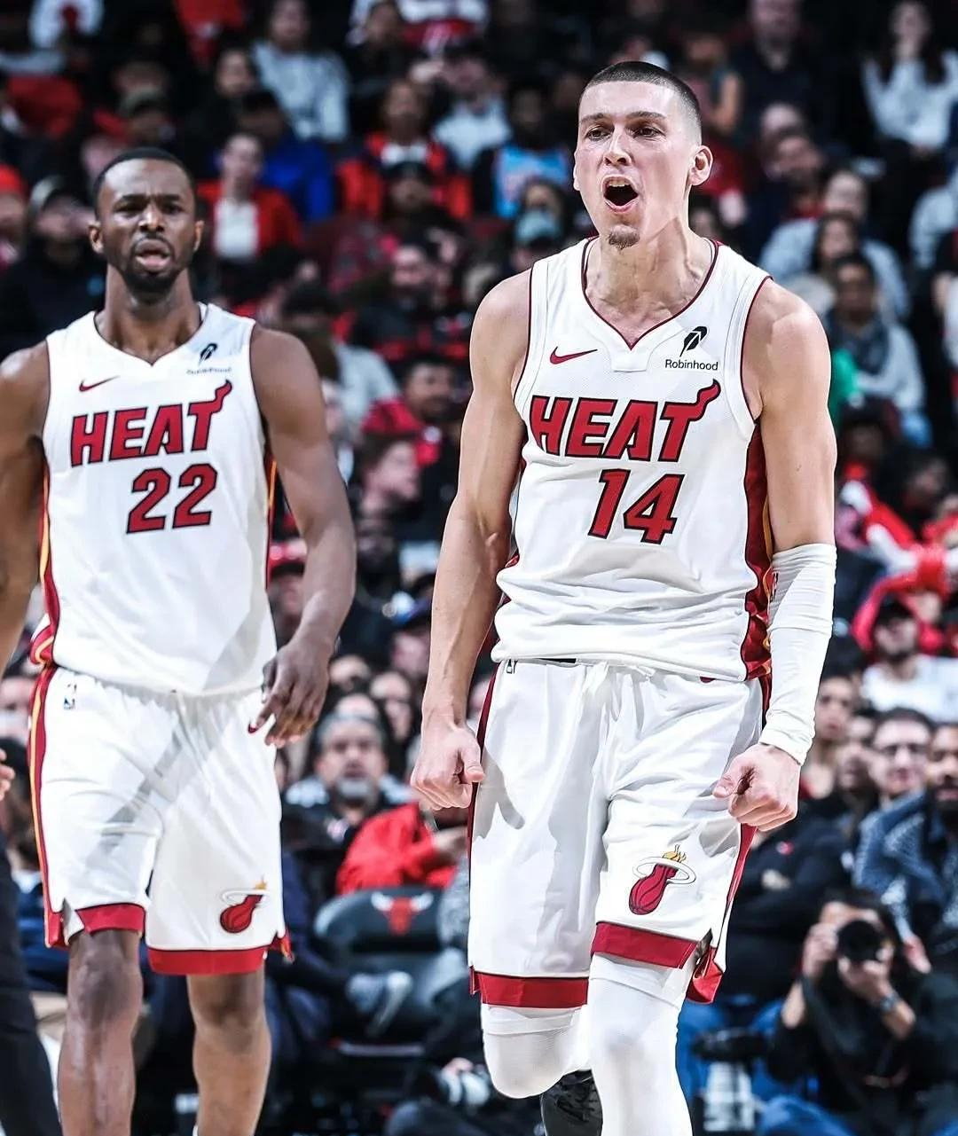 火箭逆袭热火,维克斯连续得分 火箭逆袭热火,维克斯连续得分