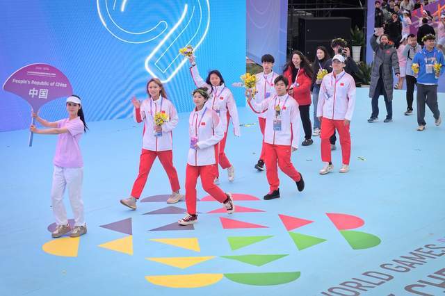 关于TL碾压GEN，CoreJJ操刀奇招英雄翻盘焦点之战2025世界赛，让粉丝疯狂欢呼的信息